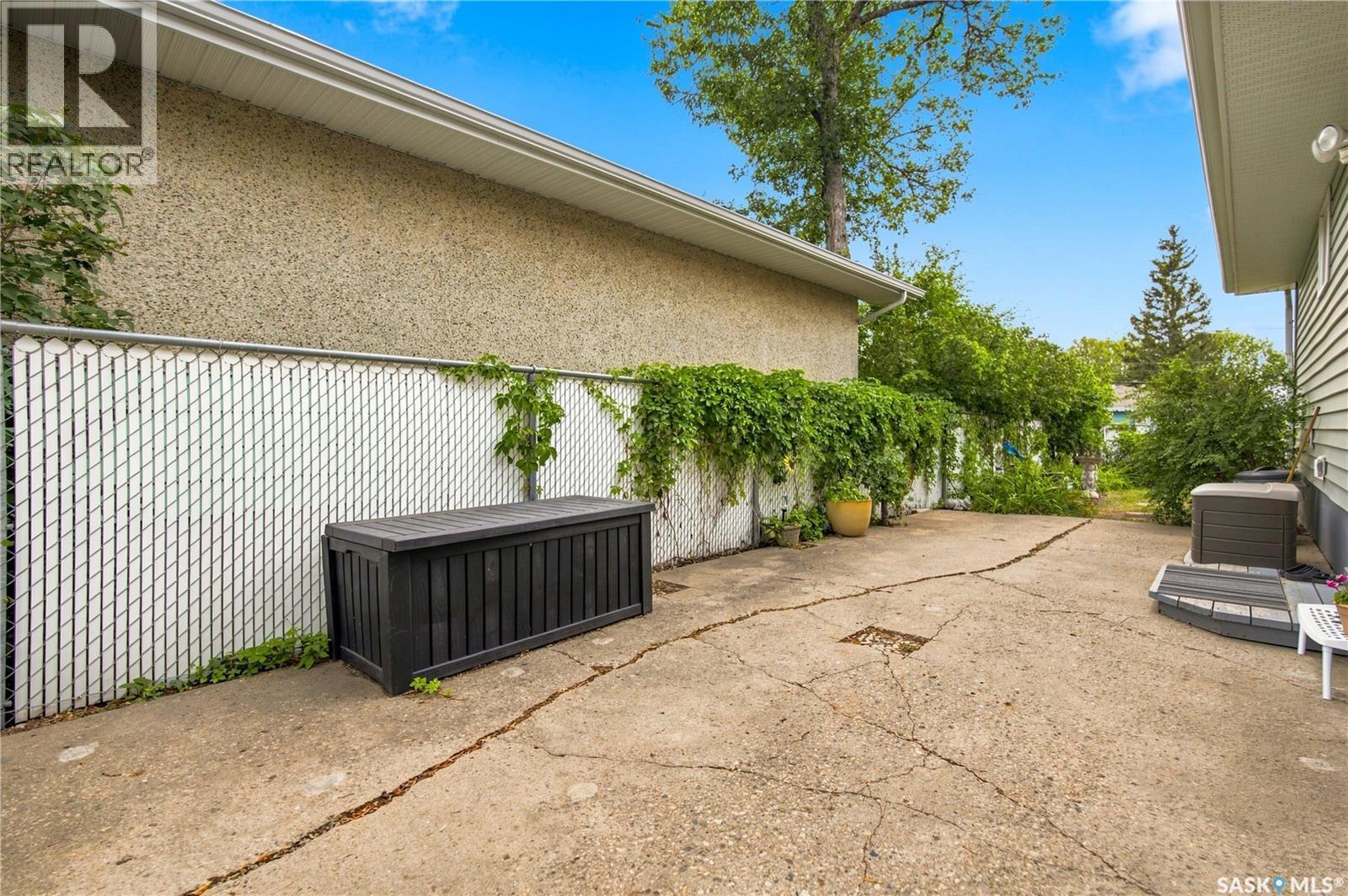 448 ROBINSON STREET - Image 40