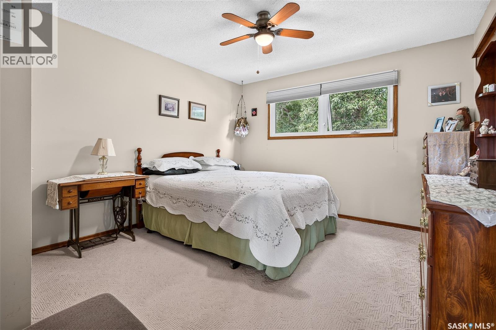 919 Holdsworth CRESCENT - Image 30