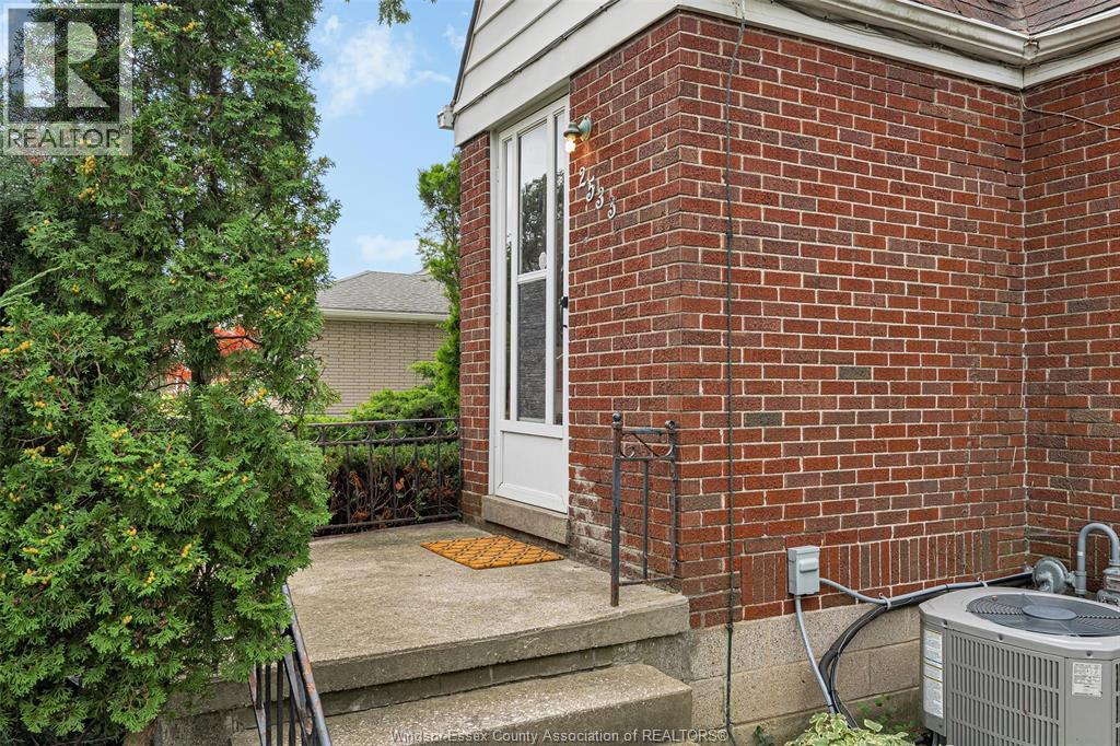 2533 PRINCESS - Image 27