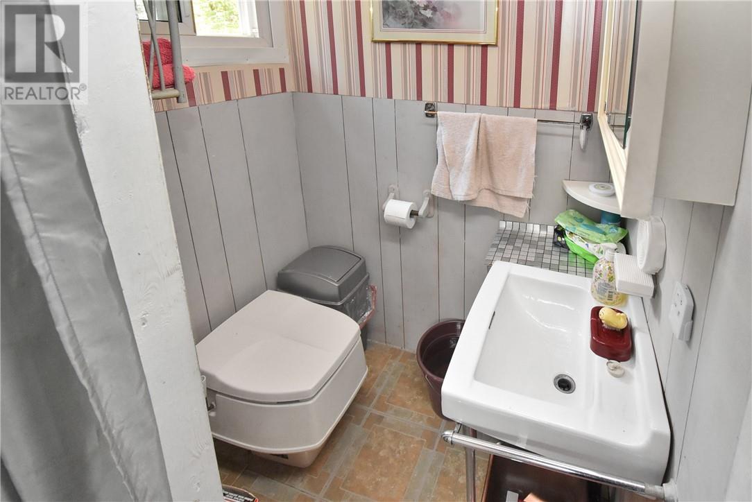 40 Ministic Lake Road - Image 14