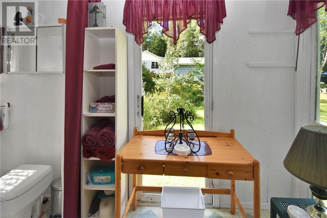 40 Ministic Lake Road - 33