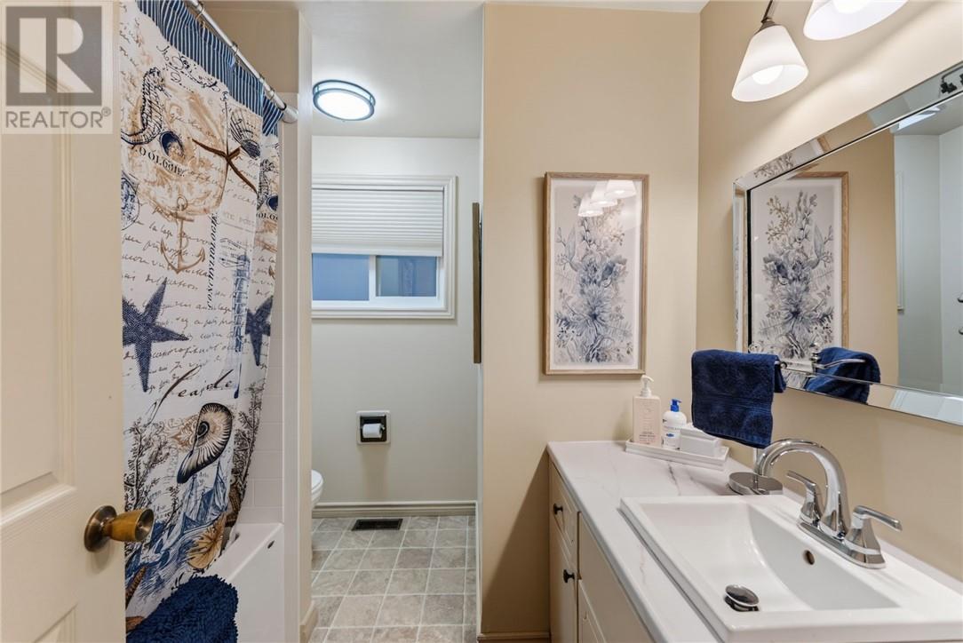 352 Charette Avenue - Image 45
