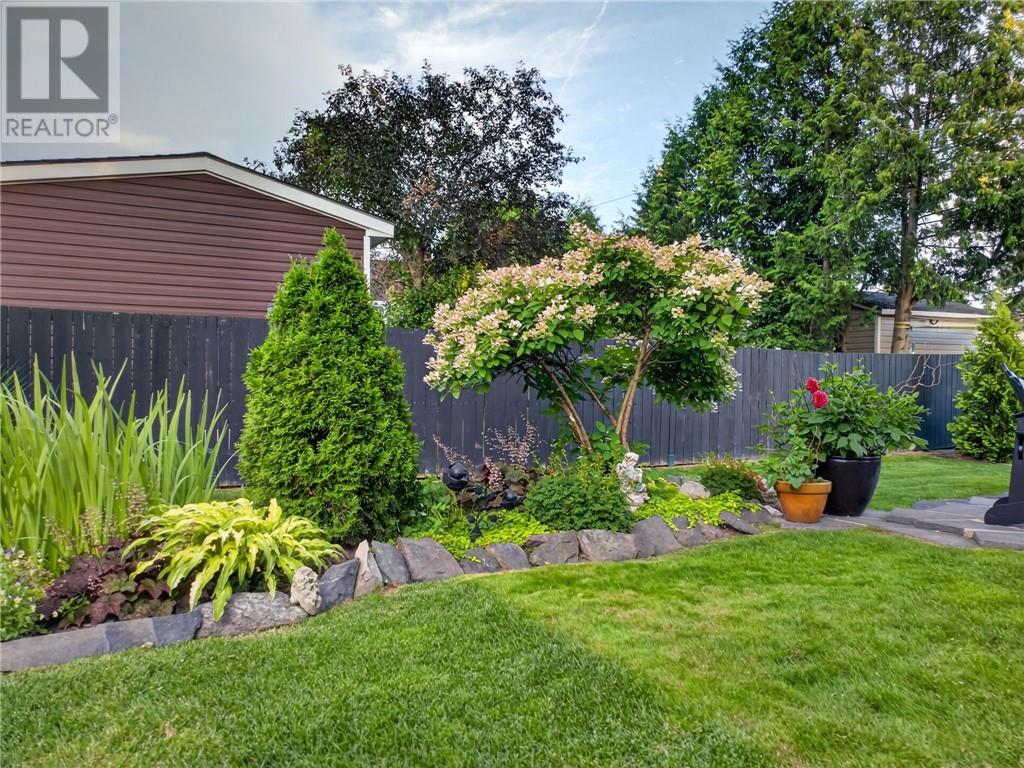 352 Charette Avenue - 69