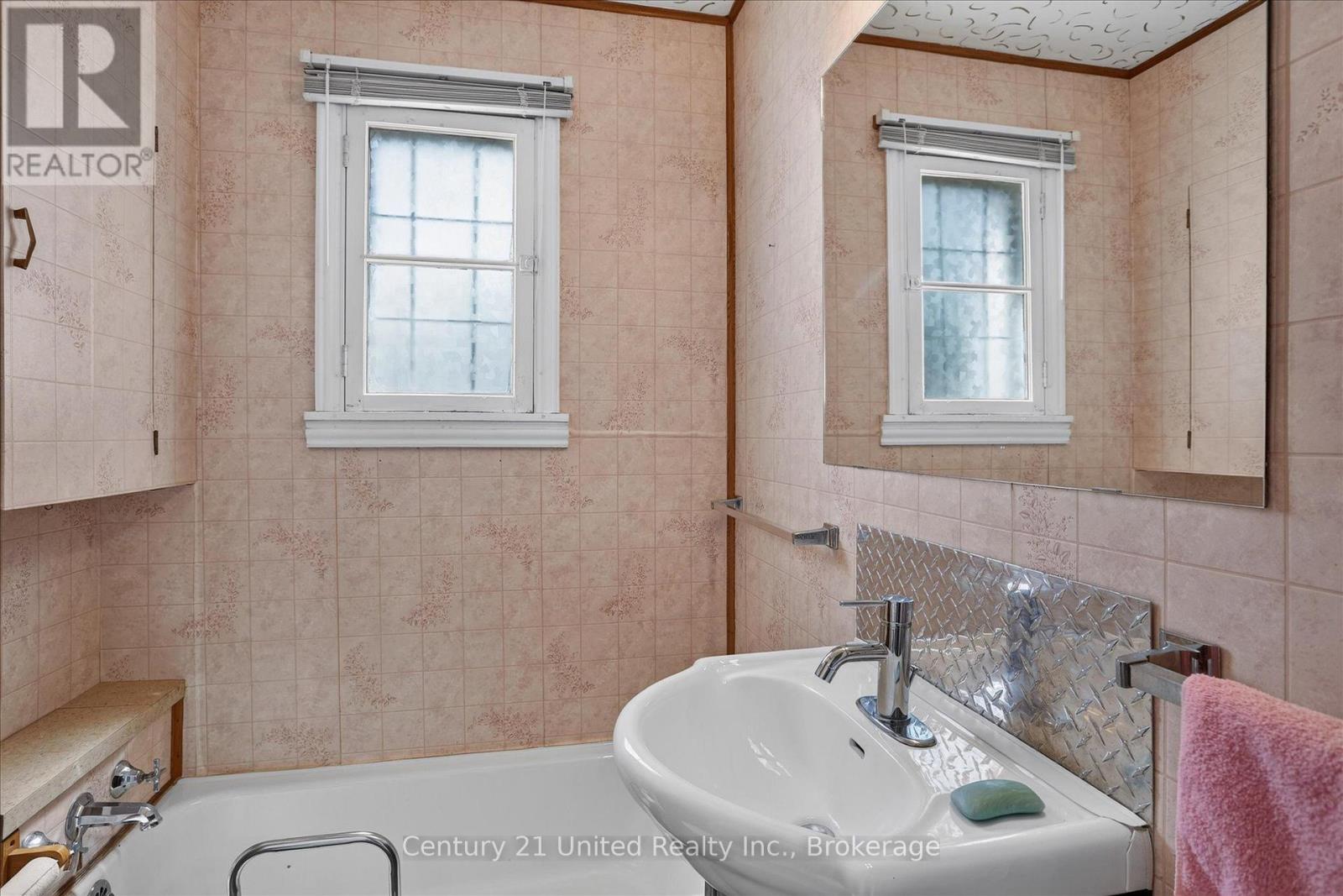 76 MILL STREET - Image 17