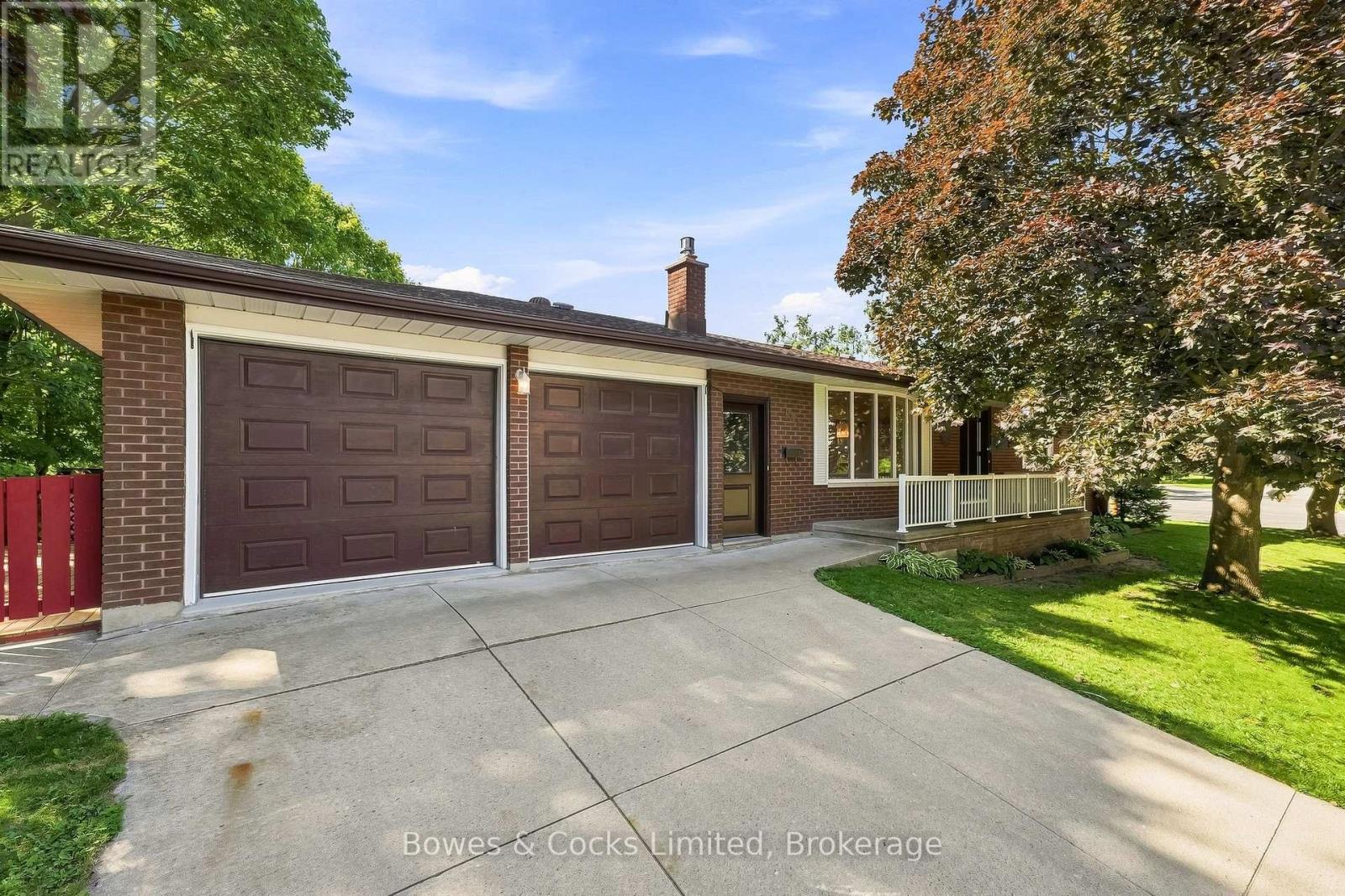 687 LUNDY'S LANE - 1