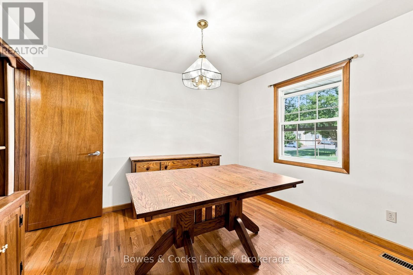 687 LUNDY'S LANE - Image 12