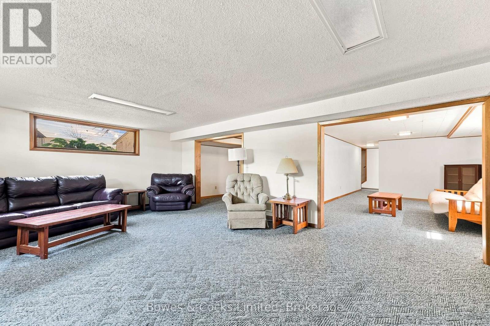 687 LUNDY'S LANE - 29