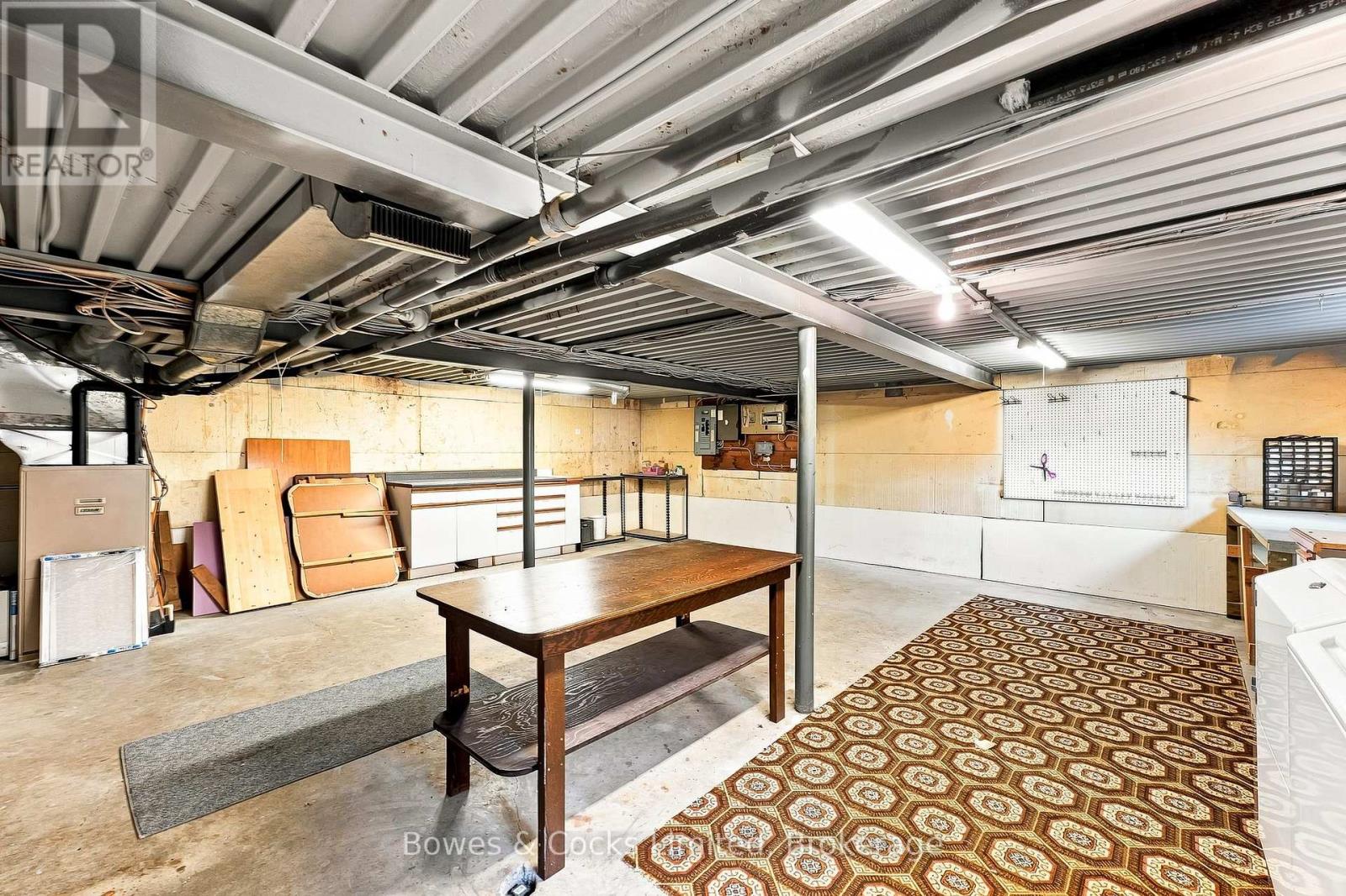 687 LUNDY'S LANE - Image 39