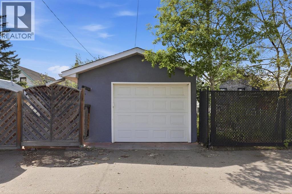 2912 17 Street SE - 39