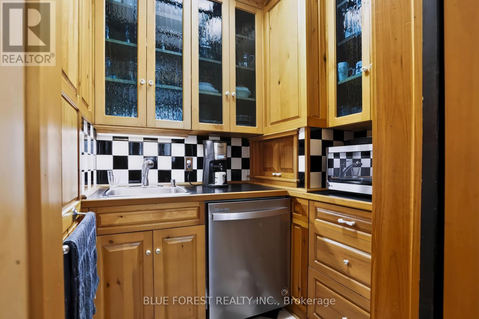 161 NANCY STREET - Image 12