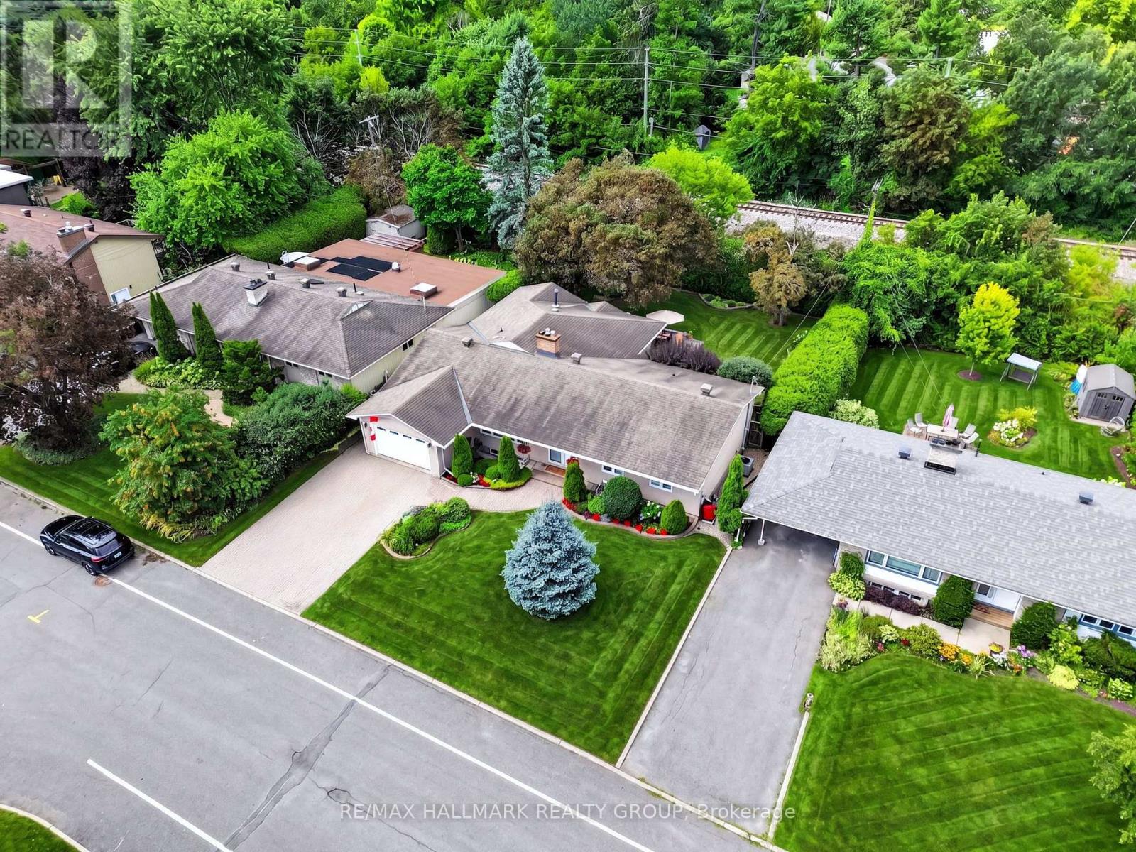 4 Bed, 3 Bath House for Sale in Ottawa – 2692 COLMAN STREET, Ottawa – MLS# X13686270 - Image 43