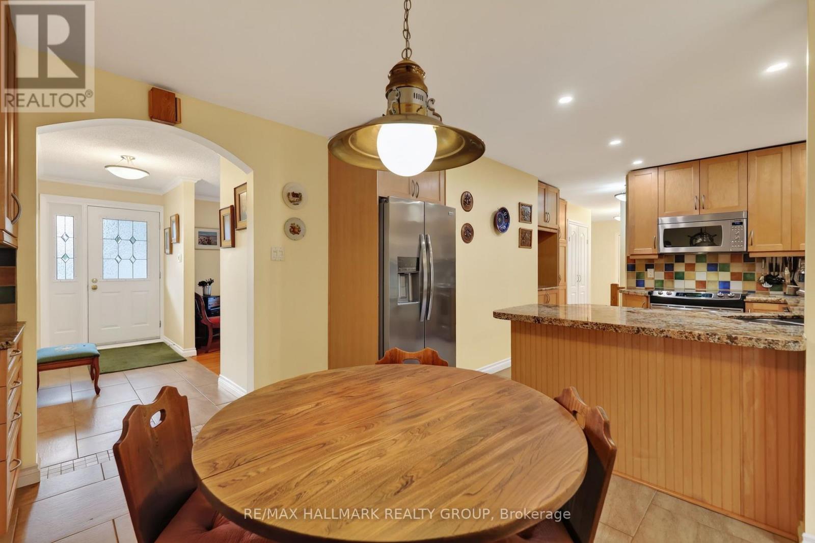 4 Bed, 3 Bath House for Sale in Ottawa – 2692 COLMAN STREET, Ottawa – MLS# X13686270 - Image 9
