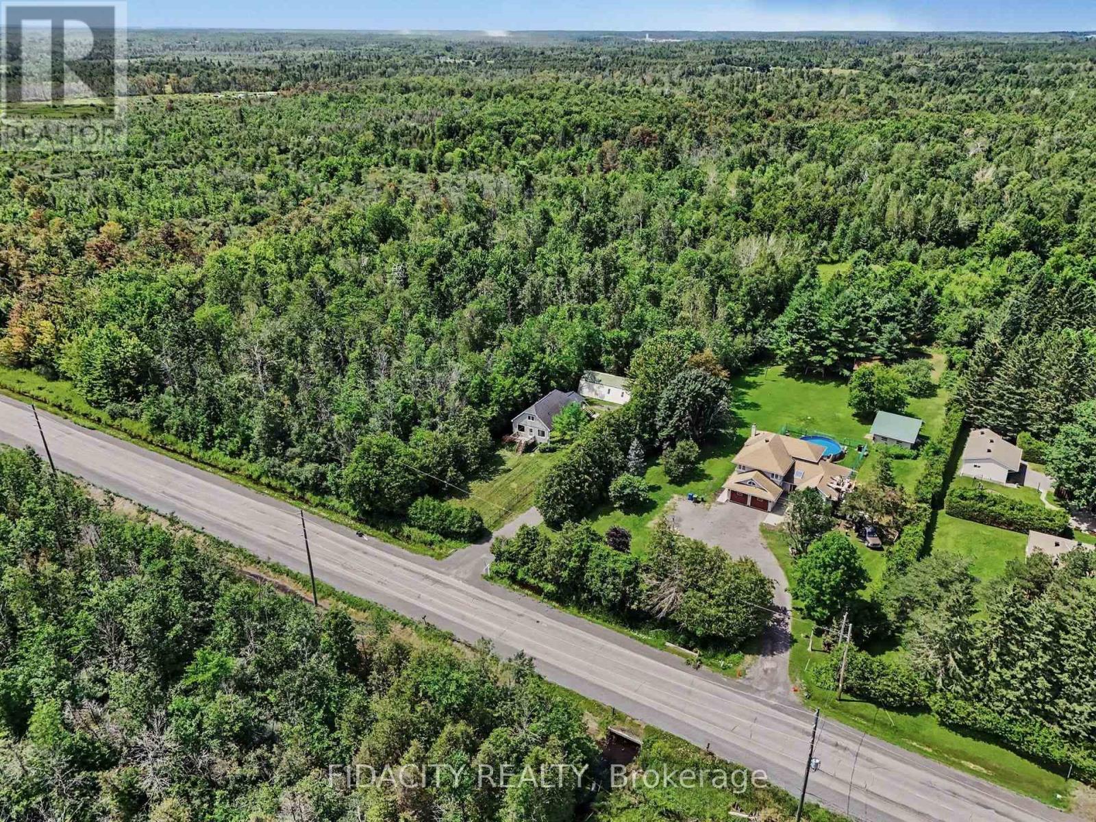 3 Bed, 2 Bath House for Sale in Ottawa – 6811 FLEWELLYN ROAD, Ottawa – MLS# X13686352 - Image 24
