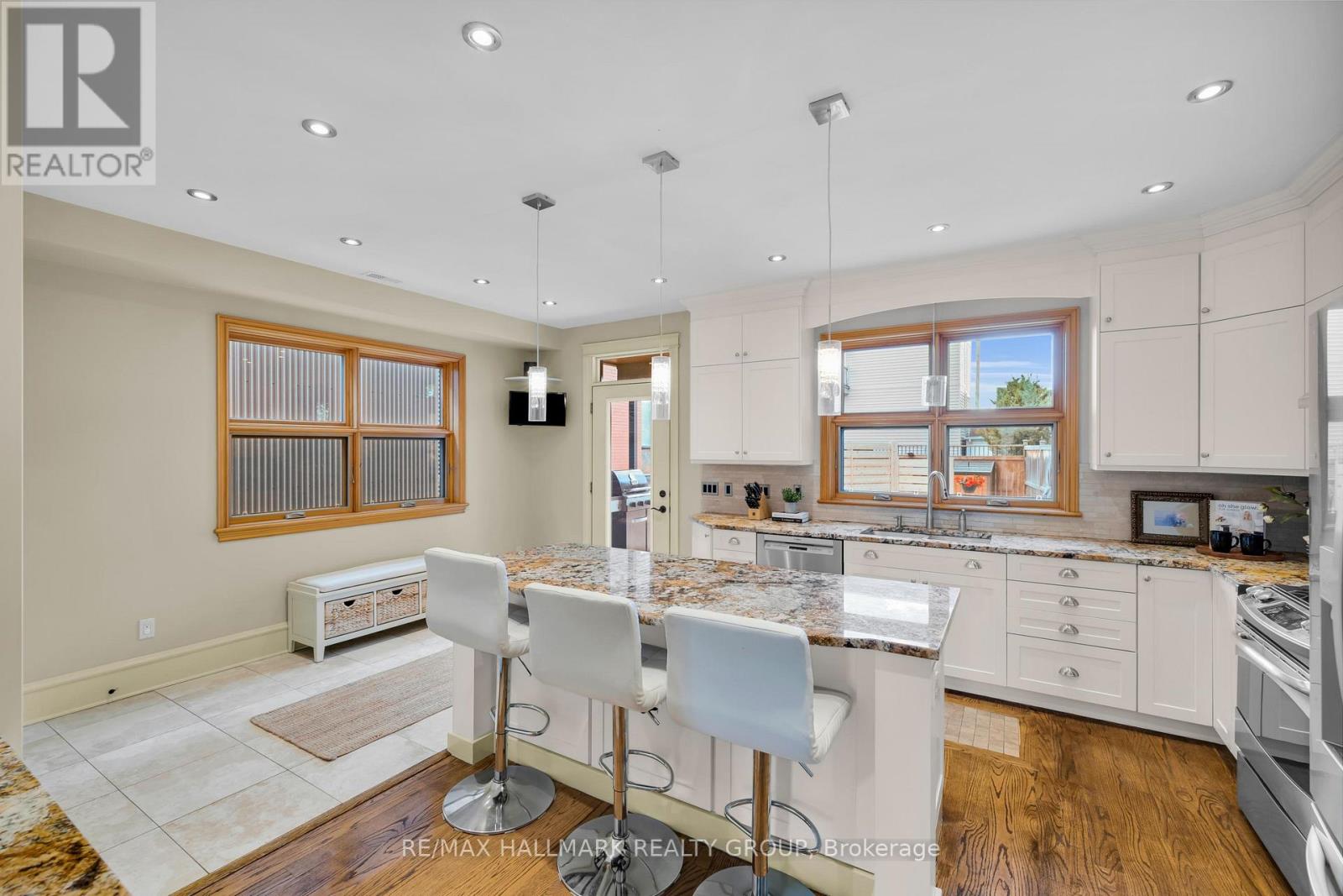 3 Bed, 3 Bath House for Sale in Ottawa – 376 WINONA AVENUE, Ottawa – MLS# X13686536 - Image 9