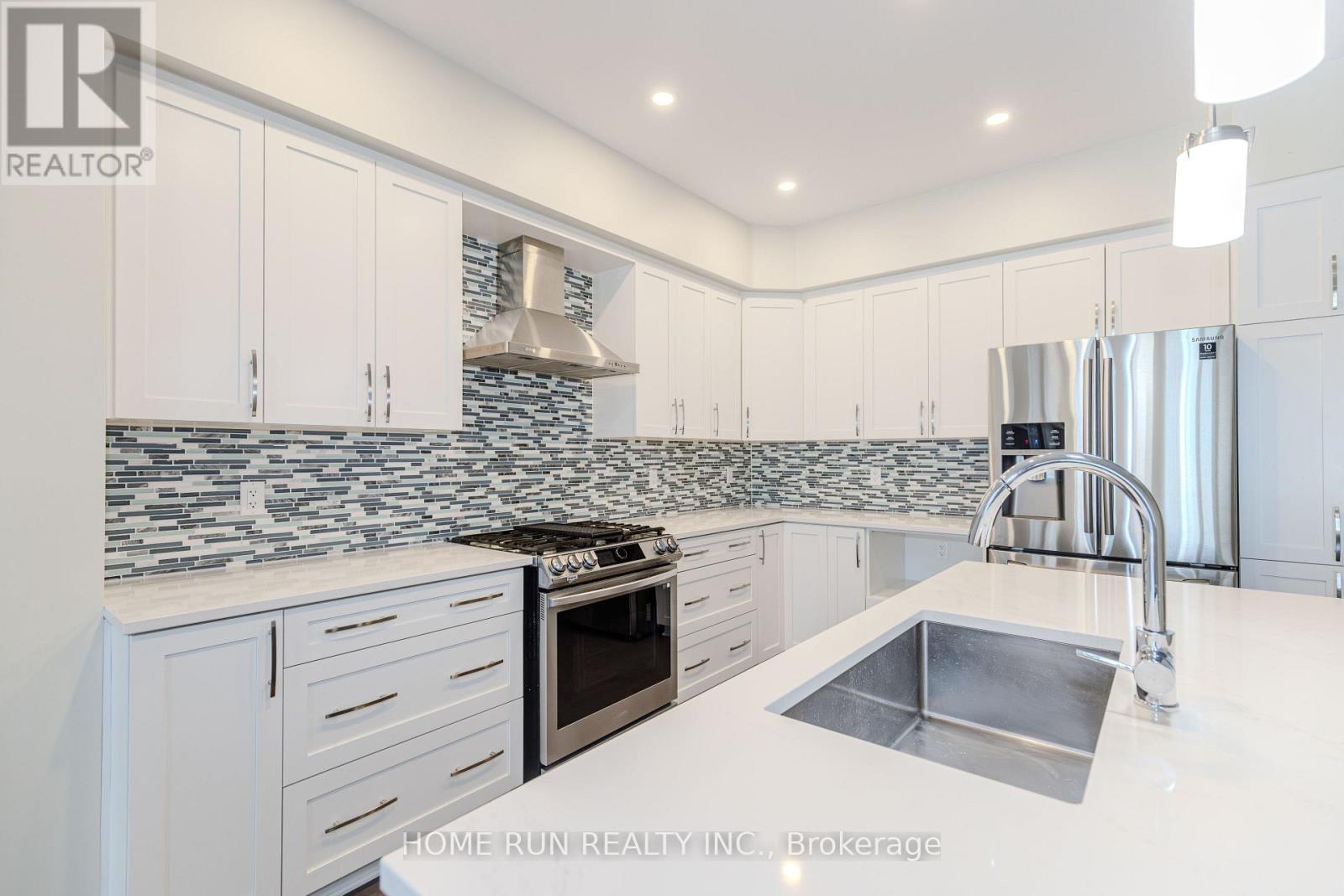 3 Bed, 3 Bath House for Sale in Ottawa – 785 CAIRN CRESCENT, Ottawa – MLS# X13686550 - Image 10