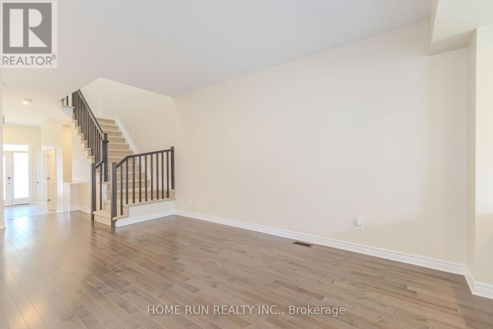 3 Bed, 3 Bath House for Sale in Ottawa – 785 CAIRN CRESCENT, Ottawa – MLS# X13686550 - Image 22