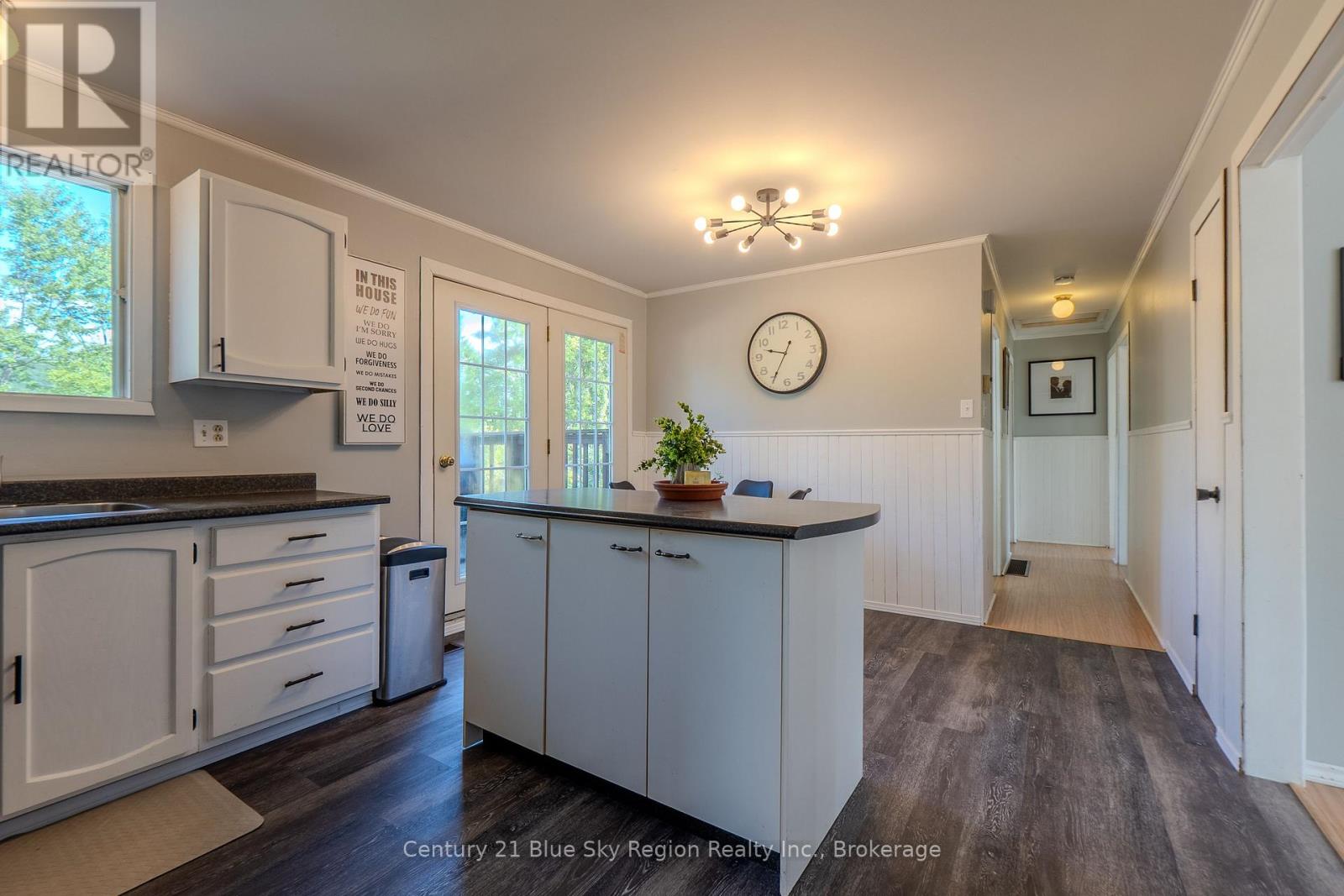 980 LILY STREET - Image 12
