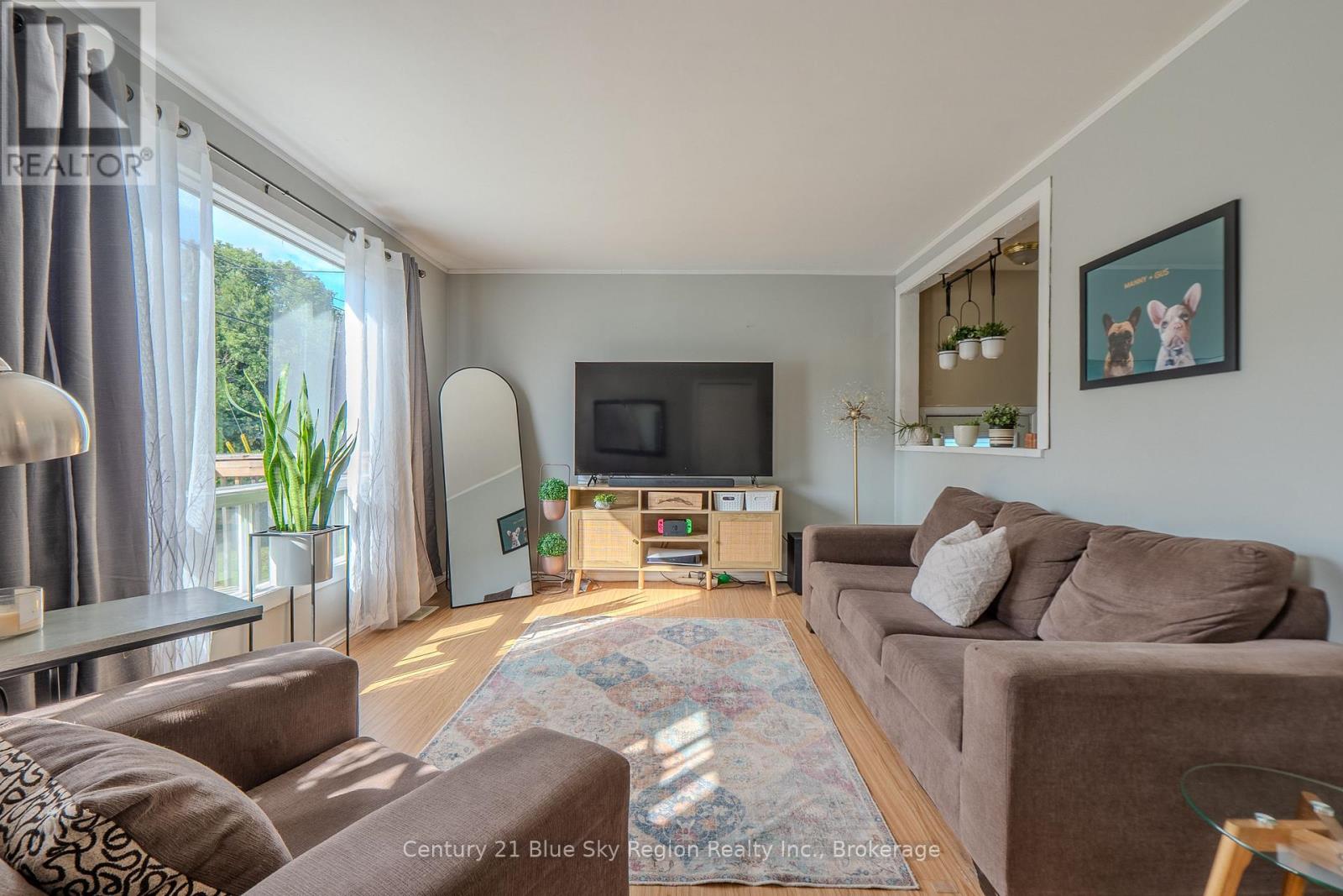 980 LILY STREET - Image 15