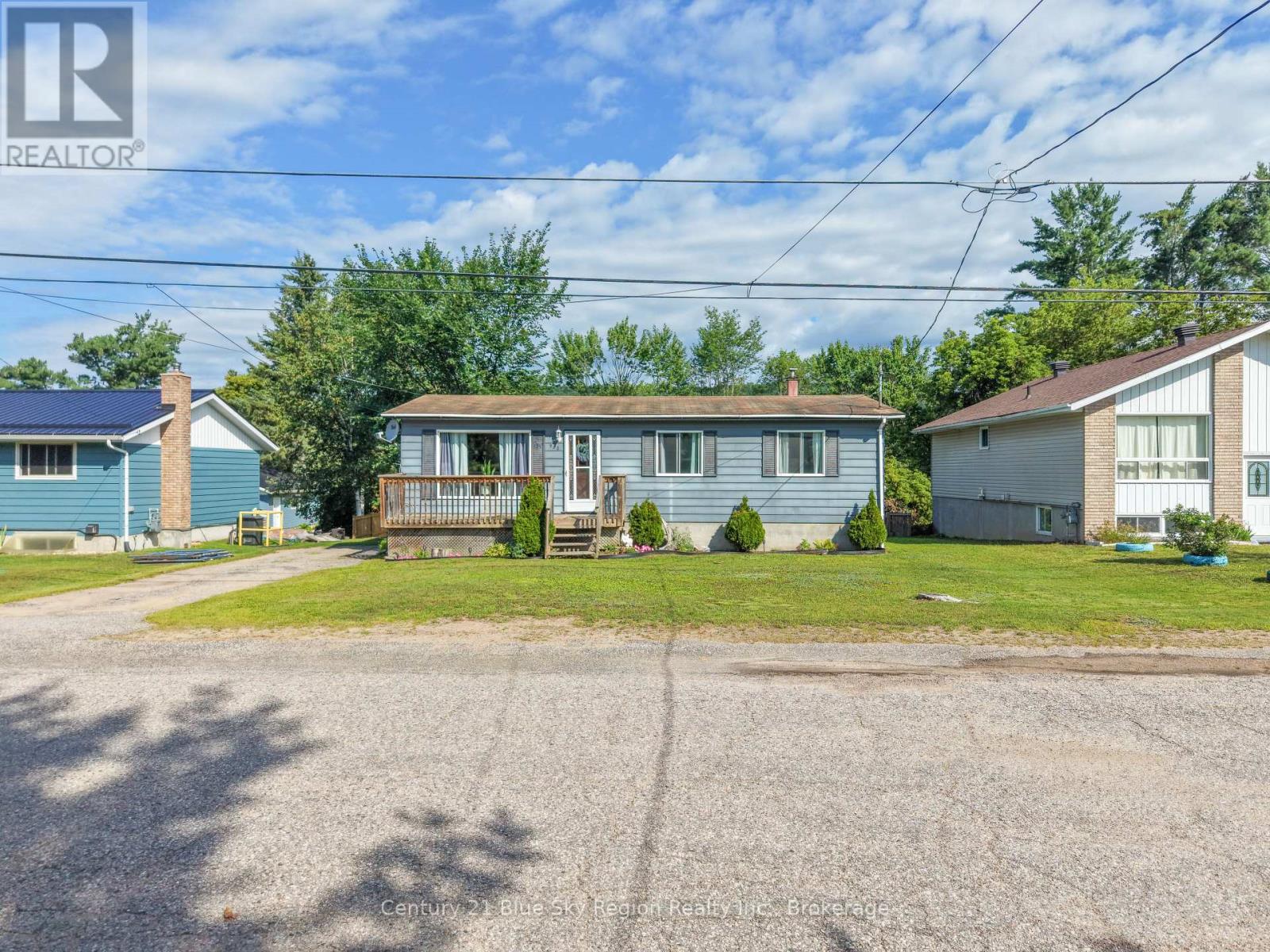 980 LILY STREET - 2