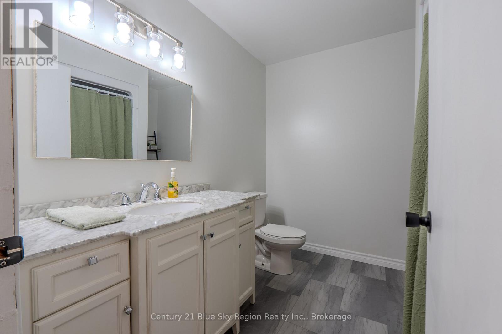 980 LILY STREET - Image 21