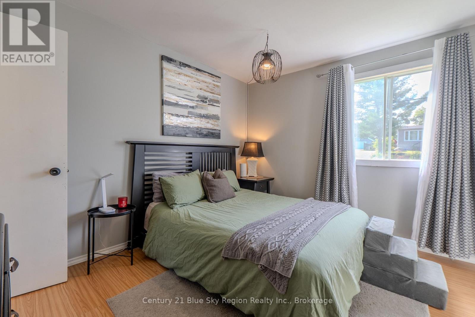 980 LILY STREET - Image 22