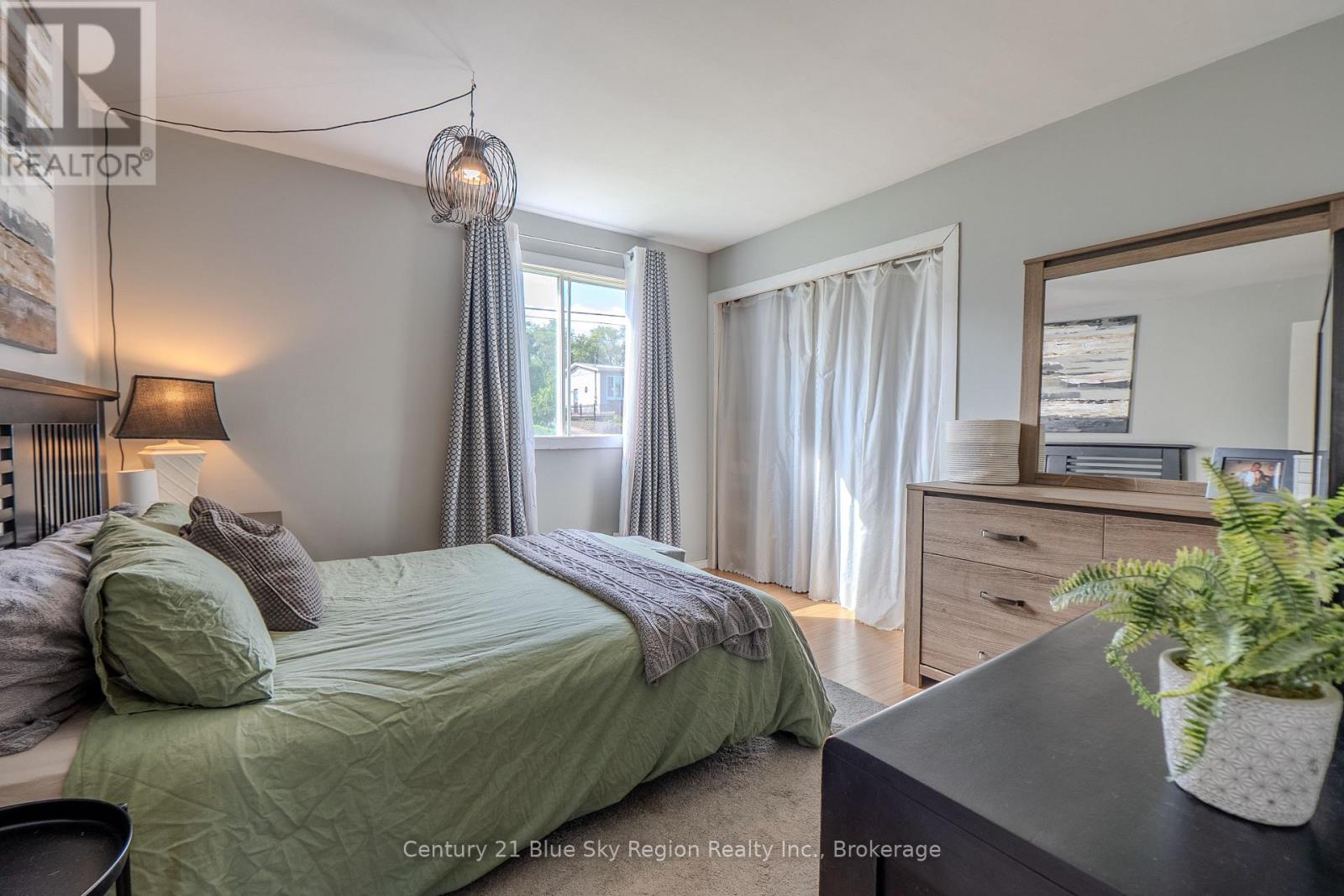 980 LILY STREET - Image 23