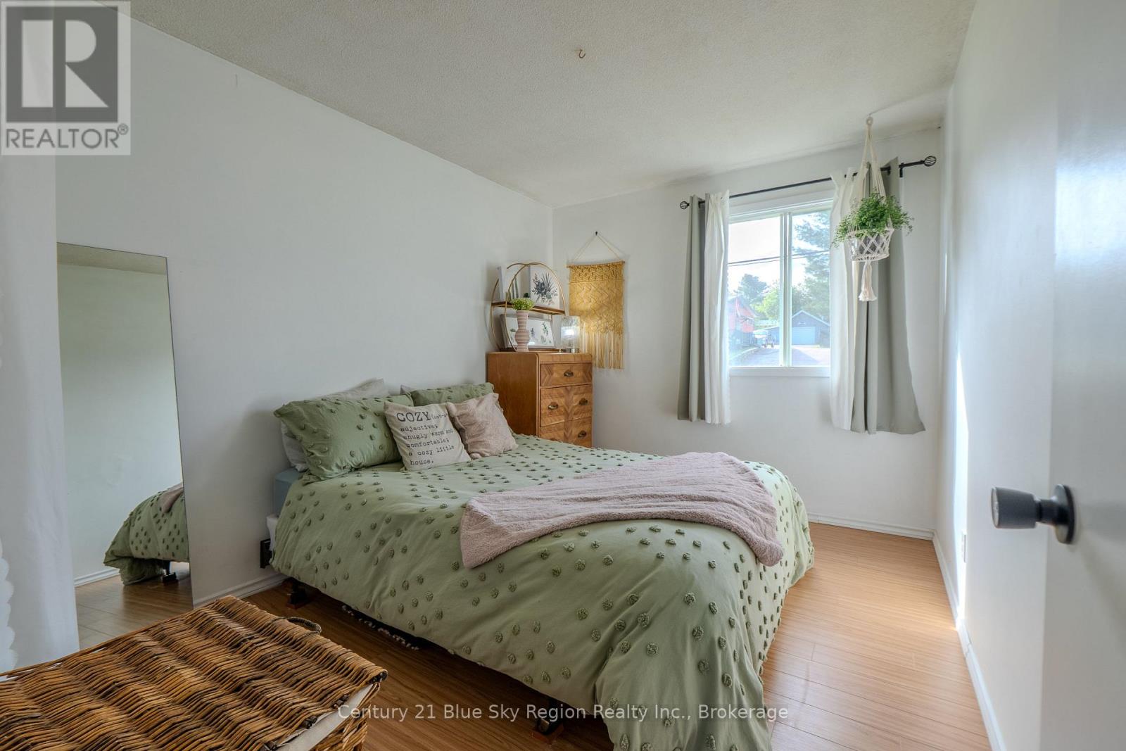 980 LILY STREET - Image 24