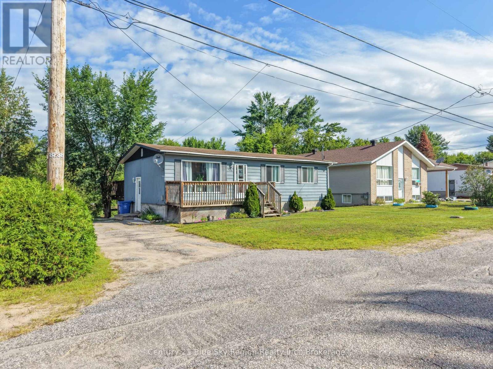 980 LILY STREET - Image 3