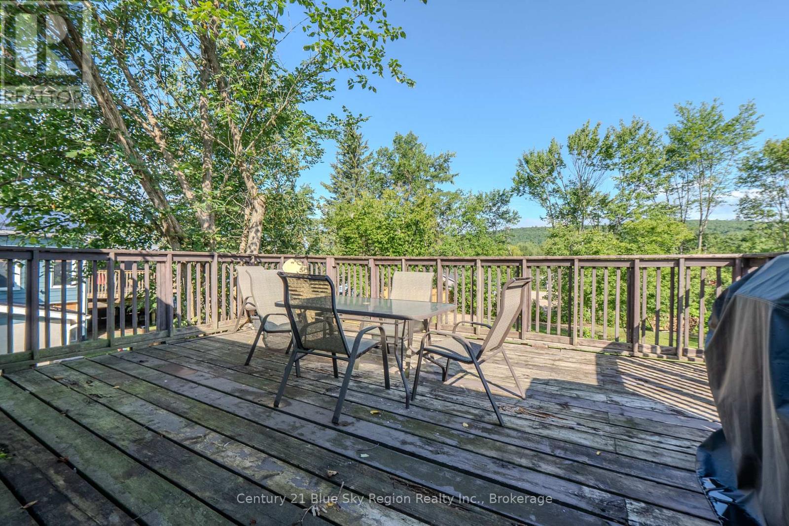 980 LILY STREET - Image 33