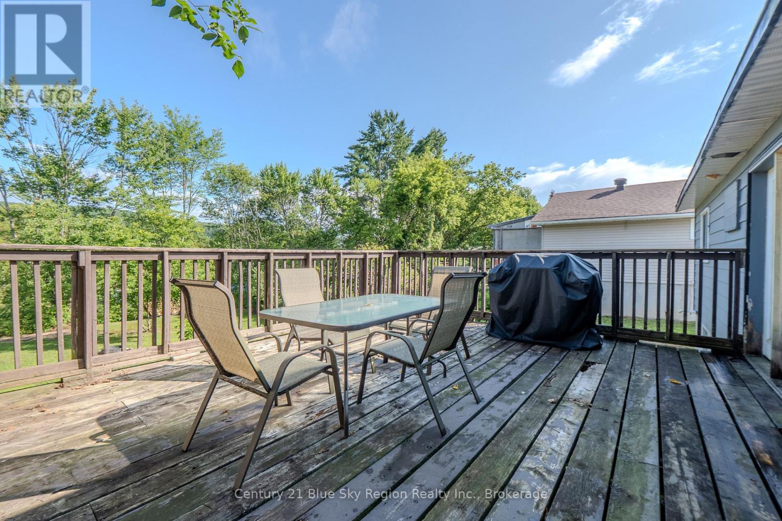 980 LILY STREET - Image 34