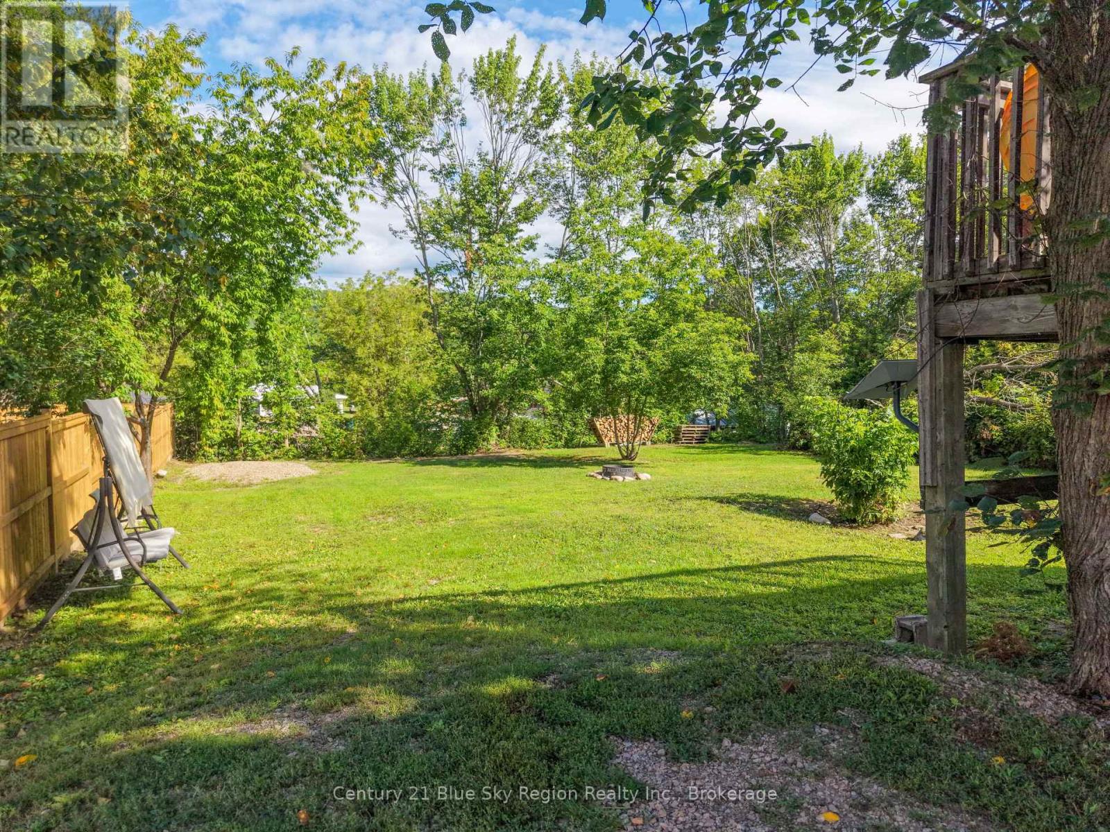 980 LILY STREET - Image 36