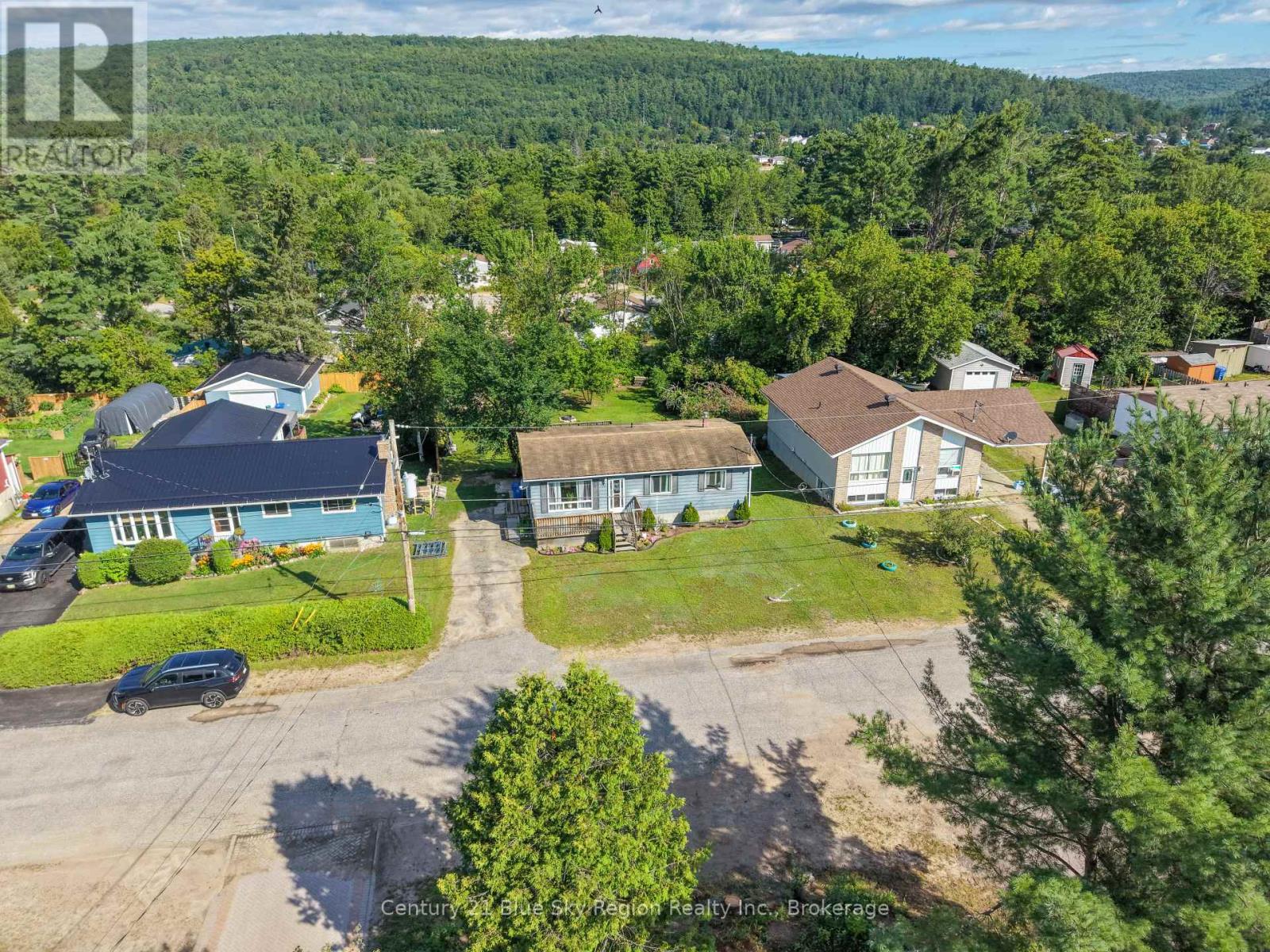 980 LILY STREET - Image 39