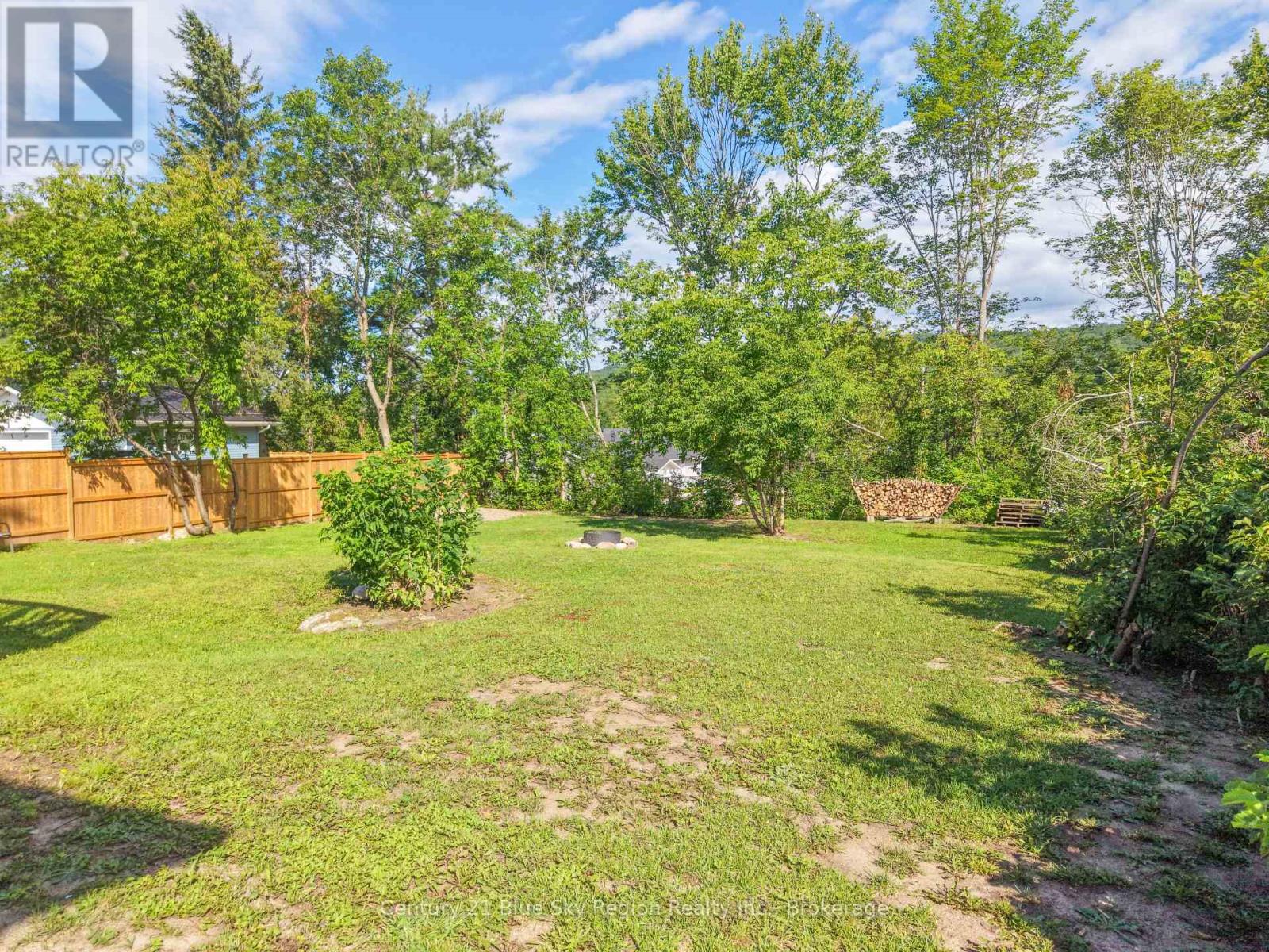 980 LILY STREET - Image 4
