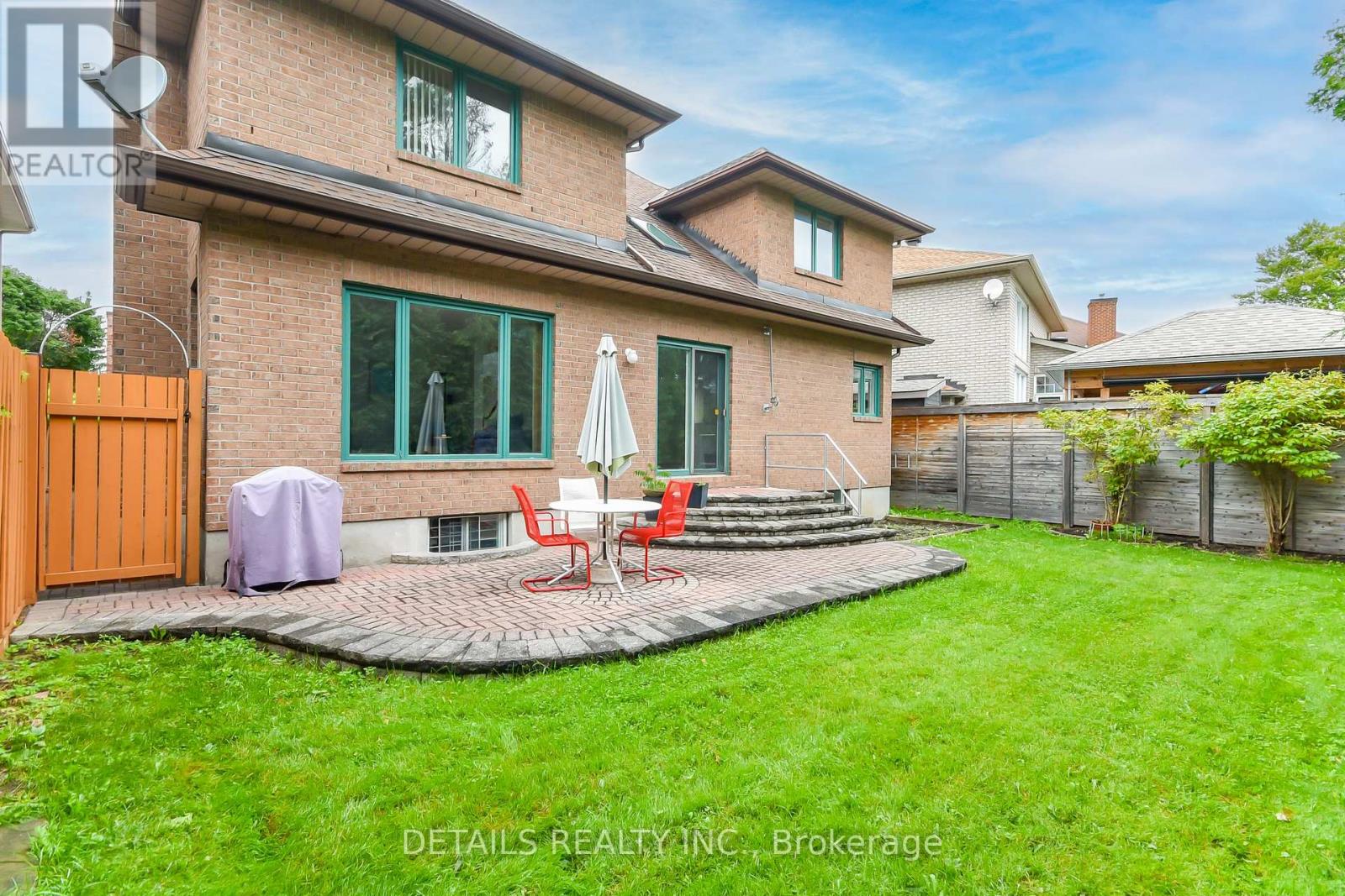 3 Bed, 3 Bath House for Sale in Ottawa – 9 WELLSMERE COURT, Ottawa – MLS# X13676910 - Image 4
