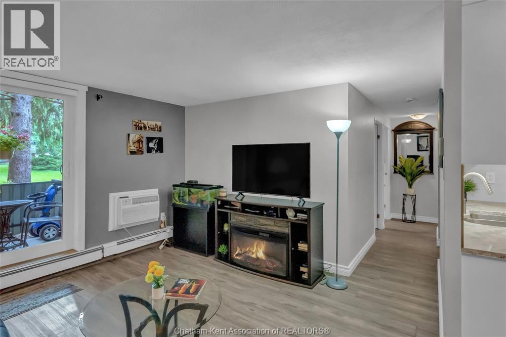 #109 955 GRAND AVENUE West - Image 12