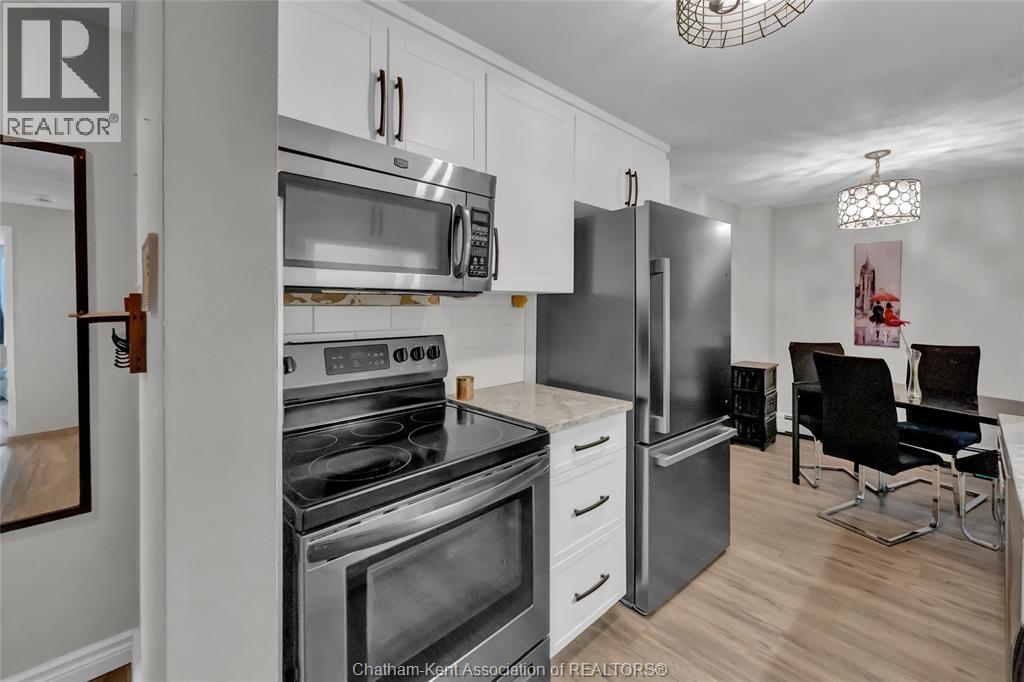 #109 955 GRAND AVENUE West - Image 5