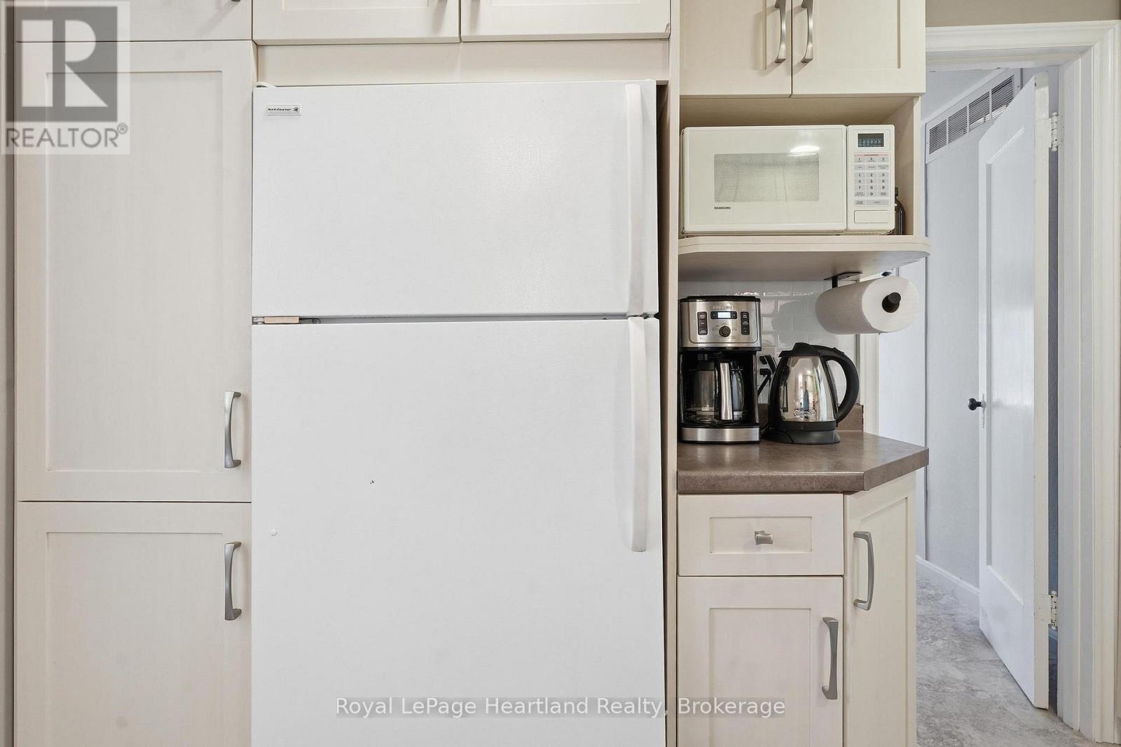 9 MAPLE LANE - Image 19