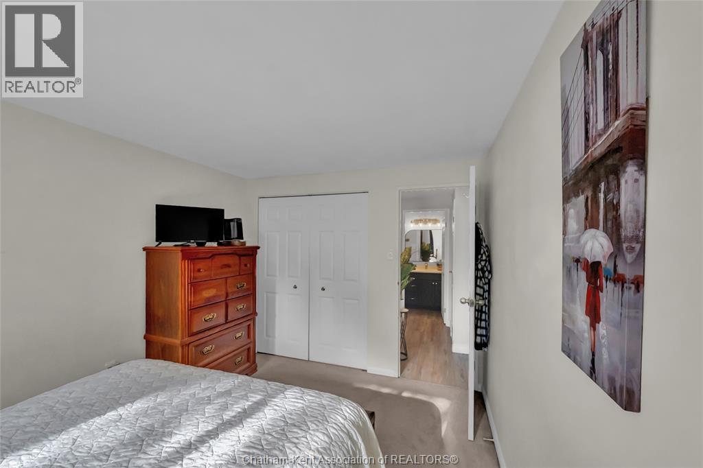 #109 955 GRAND AVENUE West - Image 25