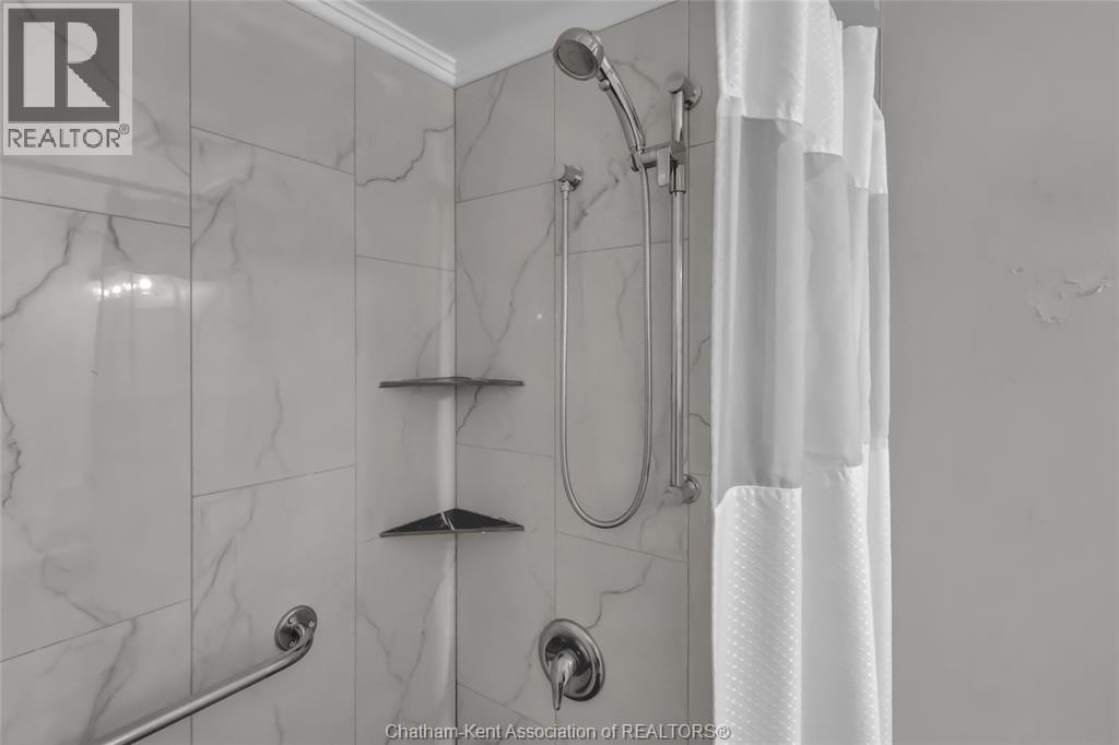 #109 955 GRAND AVENUE West - Image 16