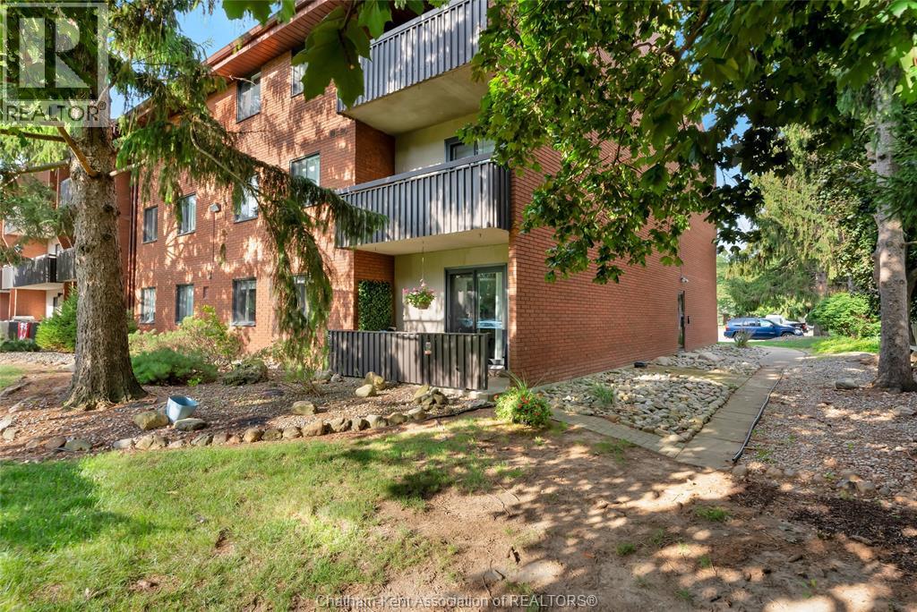 #109 955 GRAND AVENUE West - Image 32