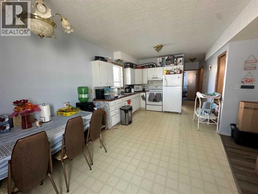 200 Upland Boulevard W - 27