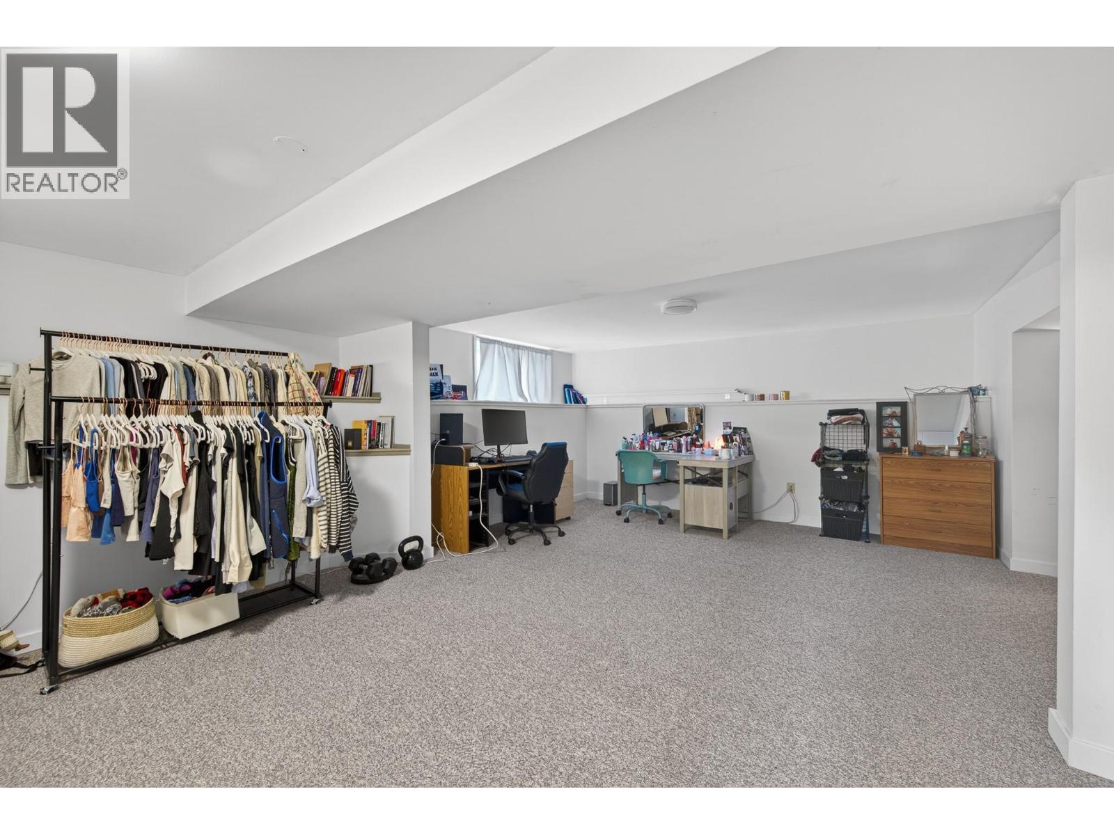 743 DOUGLAS Street - Image 24