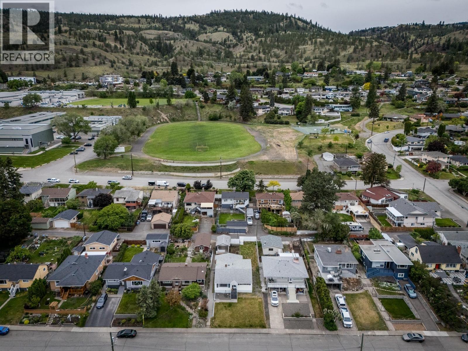 743 DOUGLAS Street - Image 42