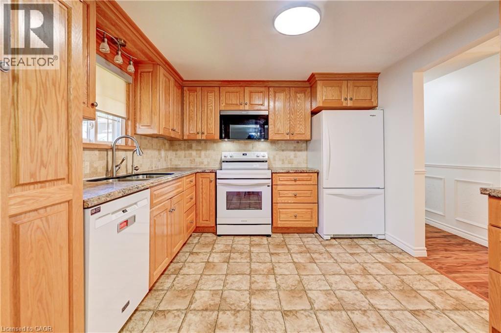3 PARKLAND Crescent - Image 11