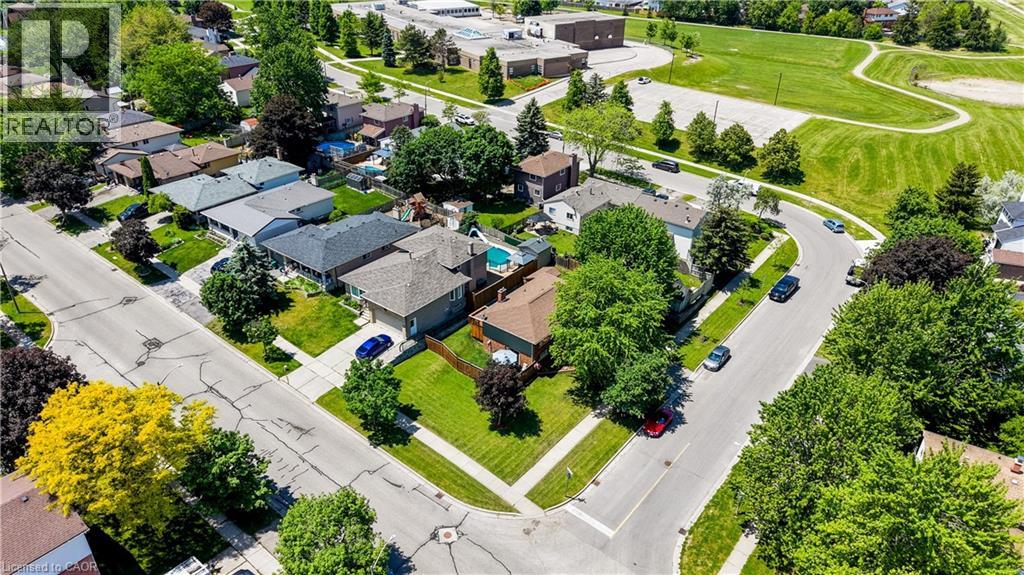 3 PARKLAND Crescent - Image 38
