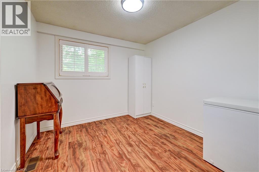 3 PARKLAND Crescent - Image 19