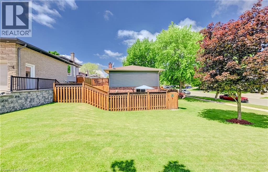 3 PARKLAND Crescent - Image 33