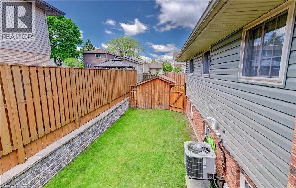 3 PARKLAND Crescent - Image 28