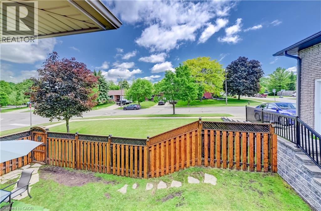 3 PARKLAND Crescent - Image 29