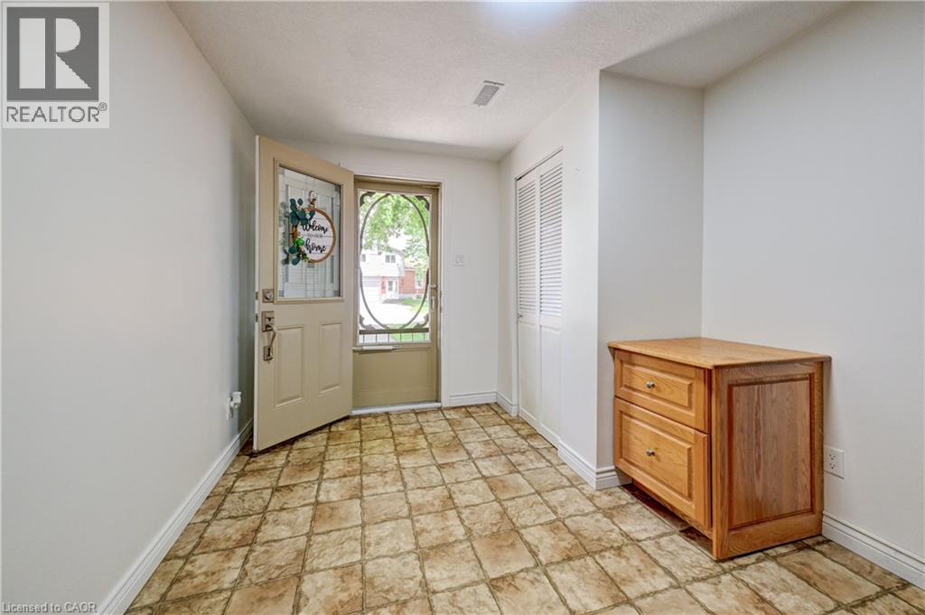 3 PARKLAND Crescent - Image 21